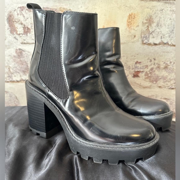 Zara lug sole chunky heeled platform boots. - Picture 4 of 9